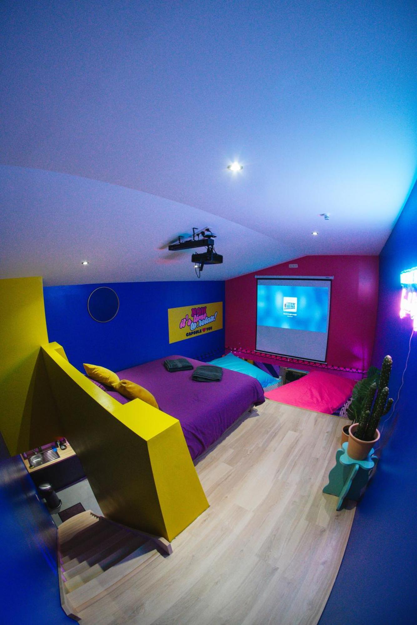 Capsule Boogie-Woogie - Jacuzzi - Sauna - Billard - Jeux - Ecran Geant - Filet Suspendu - Netflix La Louvière Exterior foto
